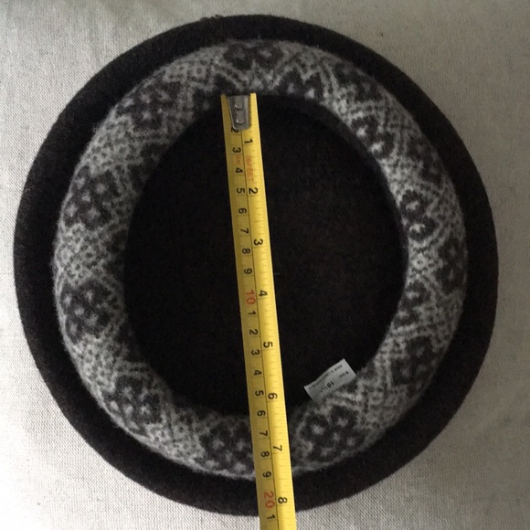 Beret - Picture 8 of 8